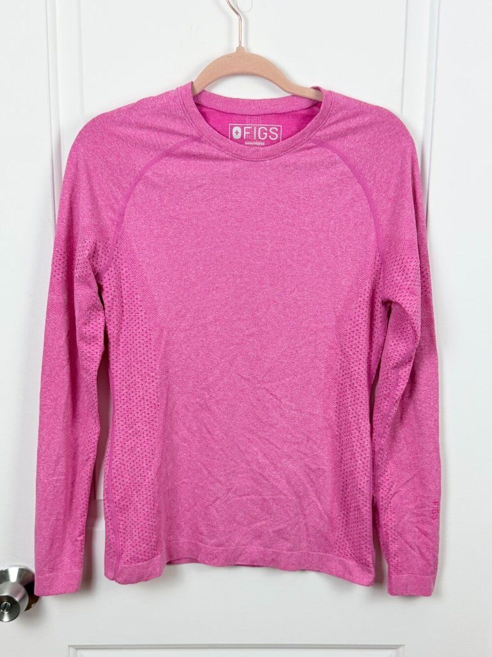 FIGS | Heather Pink Seamless Long Sleeve Activewear Crewneck Top Size Medium